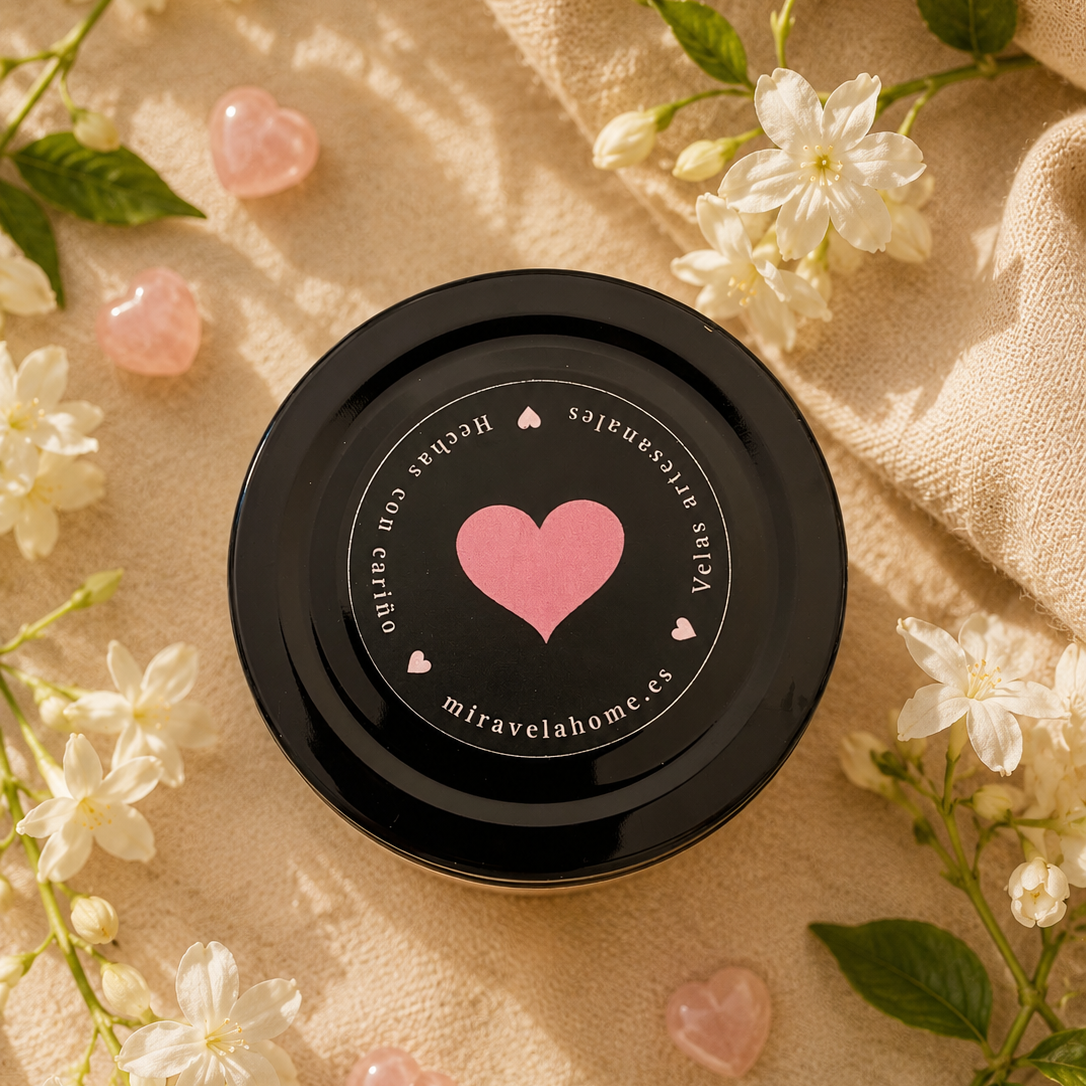 ❥  Vela "Armonía"  con corazón de cuarzo rosa 💖
